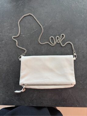 Prüne White Leather Crossbody Bag with Silver Chain